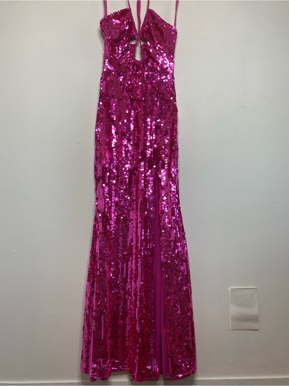 Mac Duggal Sequins halter Maxi gown dress Size 2 Glam Sparkly sexy